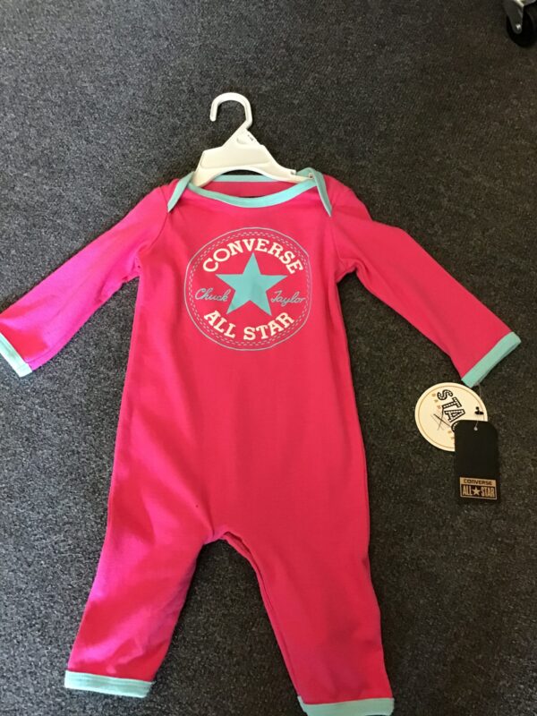 2779343D-3445-4B2B-9EA1-4CCACB2A6C60 Converse Babygrow